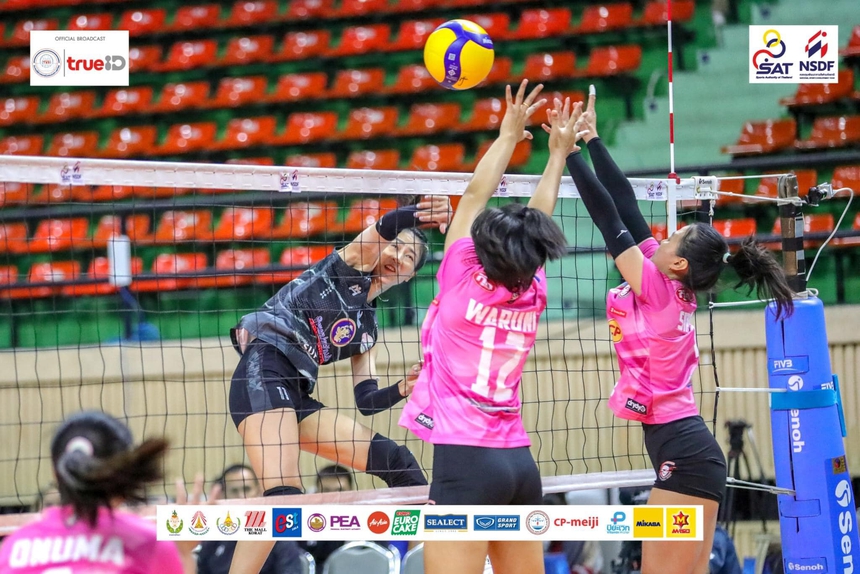 Supreme Chonburi lại thua nhưng Kiều Trinh tiếp tục rực sáng, ghi điểm như máy ở giải nhà nghề Thái Lan - Ảnh 2.