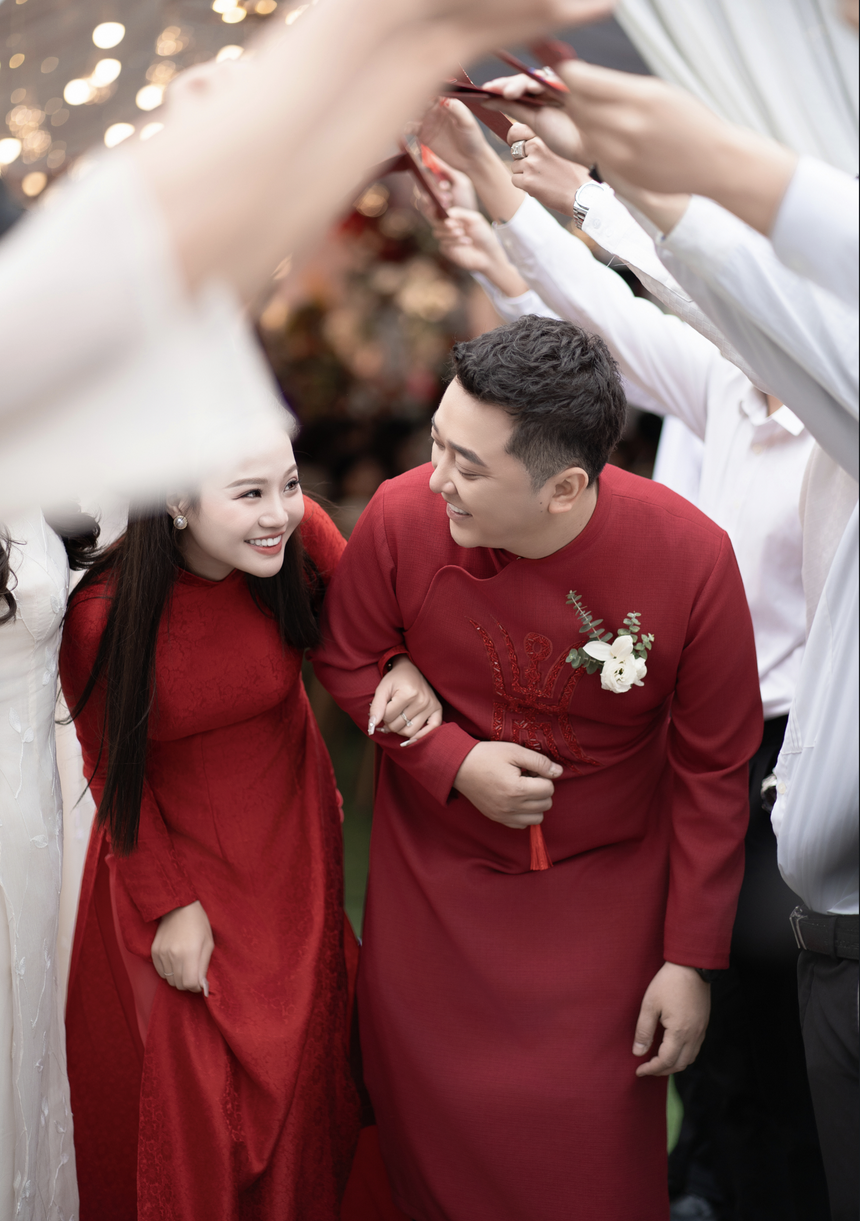 Sự trùng hợp bất ngờ giữa bản hit 'Thu cuối' và tên thật cô dâu của Yanbi - Ảnh 2.