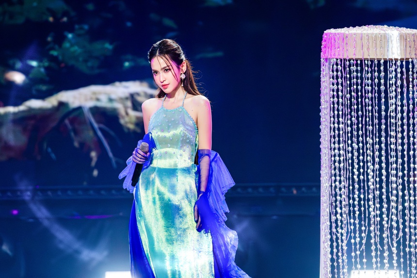 Tú Vi gây sốt với visual “Em gái mưa” ở Chị Đẹp Đạp Gió Rẽ Sóng 2023 - Ảnh 2.