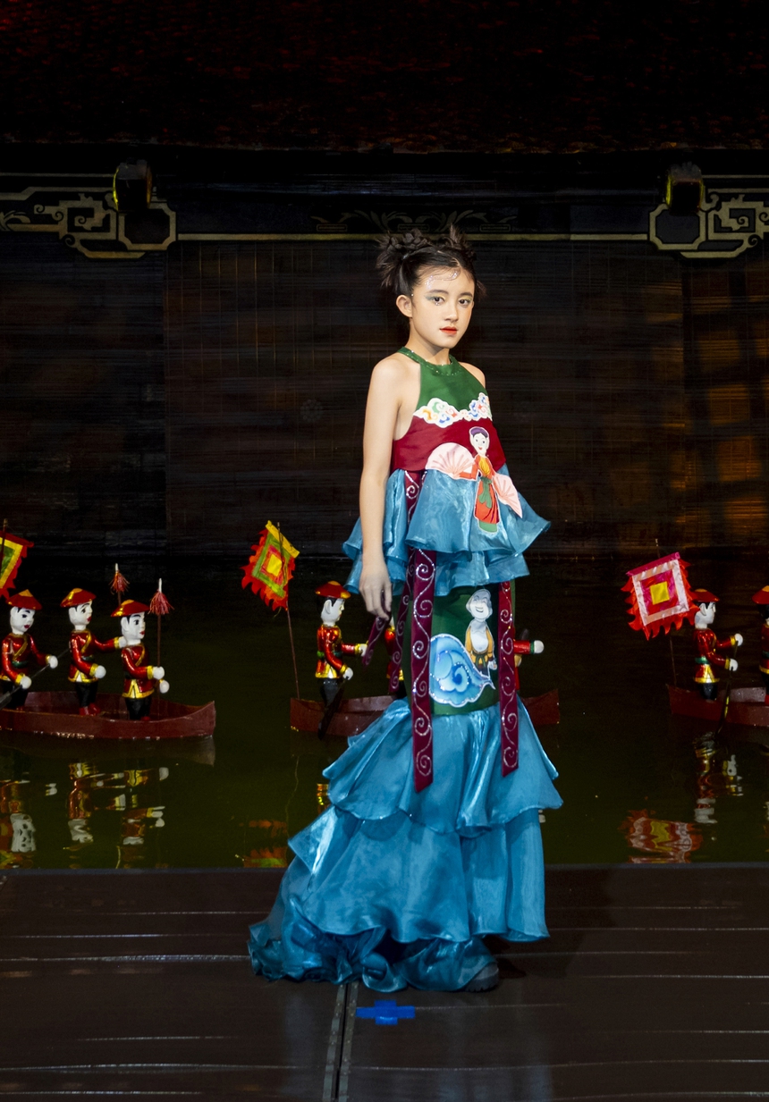 NTK Phạm Trần Thu Hằng giới thiệu show diễn kết hợp thời trang và nghệ thuật múa rối - Ảnh 7. NTK Phạm Trần Thu Hằng giới thiệu show diễn kết hợp thời trang và nghệ thuật múa rối - Ảnh 7.