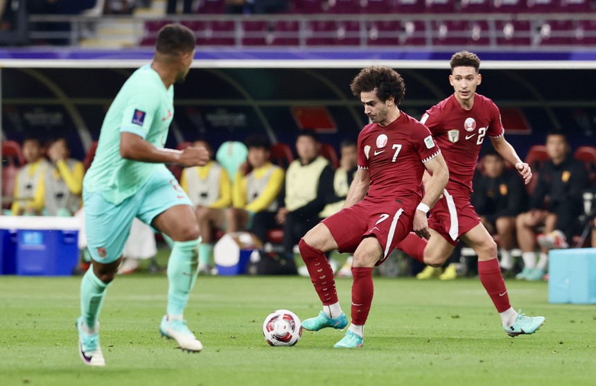 VTV5 VTV6 trực tiếp bóng đá Trung Quốc vs Qatar (0-0): Đội khách tỏ rõ quyết tâm - Ảnh 7. VTV5 VTV6 trực tiếp bóng đá Trung Quốc vs Qatar (0-0): Đội khách tỏ rõ quyết tâm - Ảnh 7.