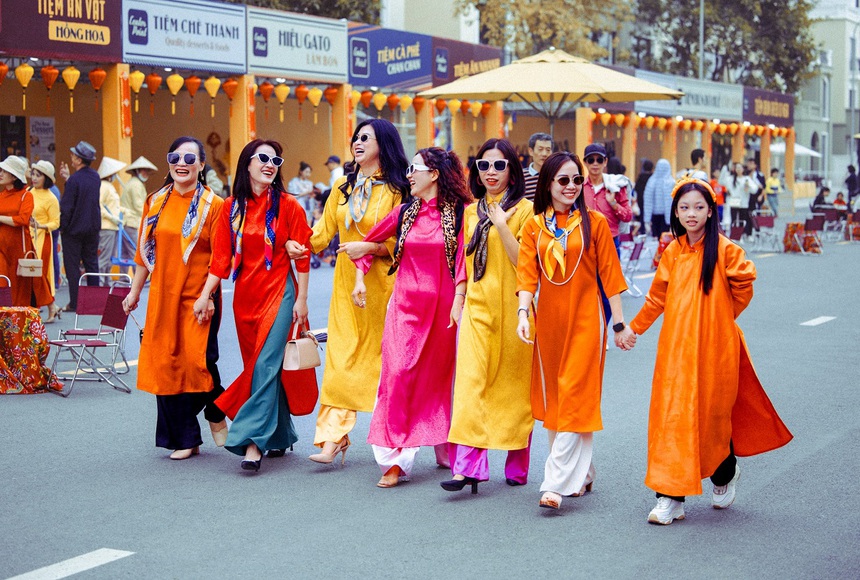 Biến Hội chợ Xuân thành "đặc sản" của du lịch Hà Nội - Ảnh 3. Biến Hội chợ Xuân thành "đặc sản" của du lịch Hà Nội - Ảnh 3.