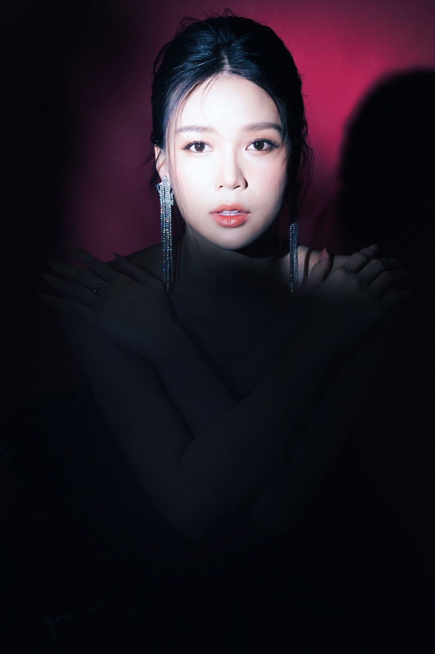 Cận nhan sắc của Sam trước ngày sinh nở - Ảnh 2.