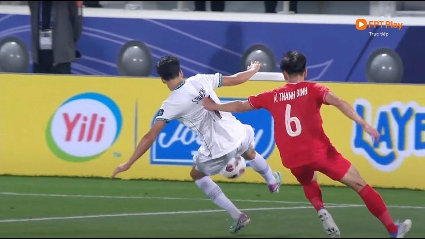 Tấm thẻ đỏ của Văn Khang và thói quen đáng trách của ĐT Việt Nam - Ảnh 5. Tấm thẻ đỏ của Văn Khang và thói quen đáng trách của ĐT Việt Nam - Ảnh 5.