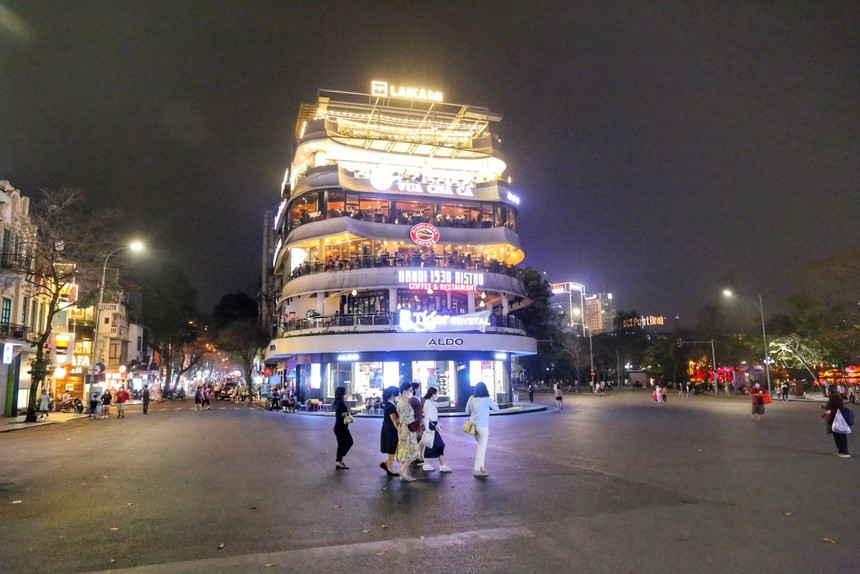 Tạm dừng hoạt động các không gian đi bộ trên địa bàn quận Hoàn Kiếm (Hà Nội) dịp Tết - Ảnh 1. Tạm dừng hoạt động các không gian đi bộ trên địa bàn quận Hoàn Kiếm (Hà Nội) dịp Tết - Ảnh 1.