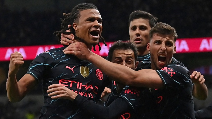 Man City loại Tottenham khỏi Cúp FA bằng bàn thắng gây tranh cãi - Ảnh 3.