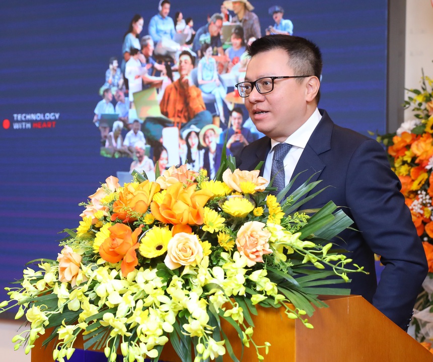 Phát động Giải thưởng ảnh và video clip 'Công nghệ từ trái tim': Tìm kiếm những khoảnh khắc tuyệt vời mà công nghệ mang lại - Ảnh 2. Phát động Giải thưởng ảnh và video clip 'Công nghệ từ trái tim': Tìm kiếm những khoảnh khắc tuyệt vời mà công nghệ mang lại - Ảnh 2.