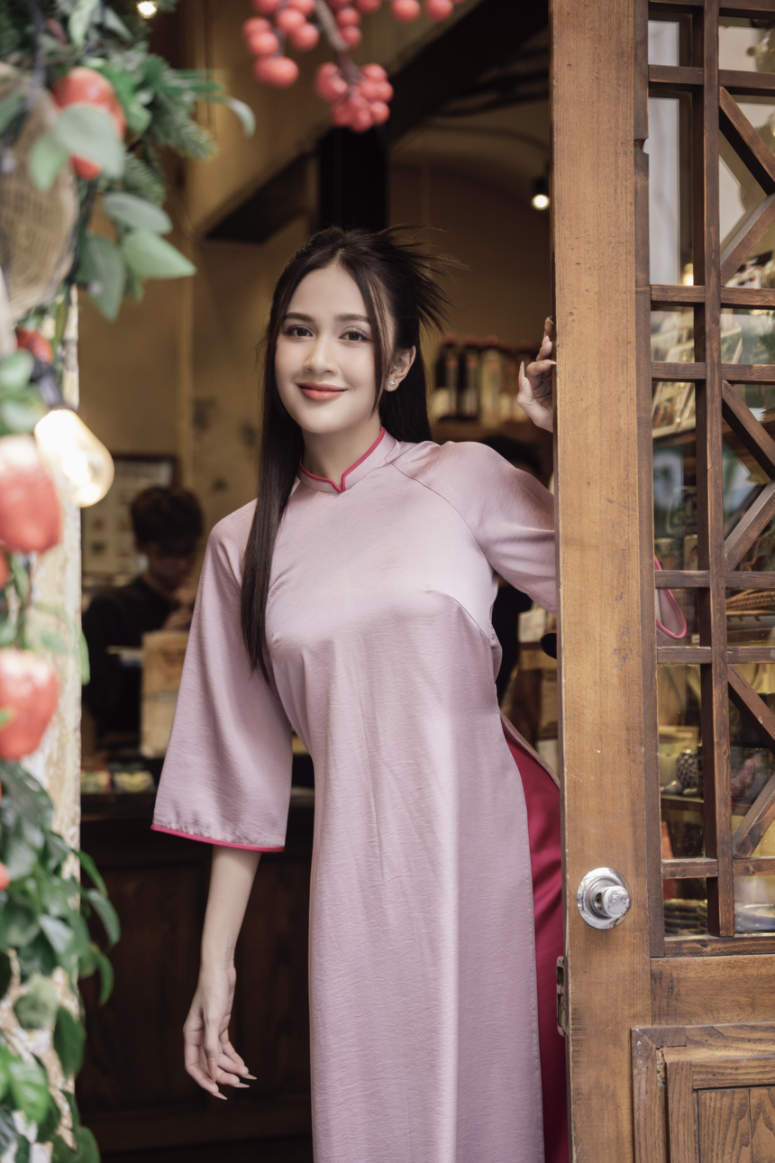 DJ Emma biến hoá với áo dài, khác xa hình ảnh quyến rũ trên sân khấu - Ảnh 3.