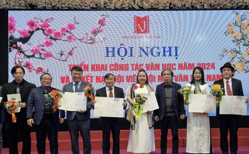 Khi tác phẩm văn học cất tiếng cùng đời sống - Ảnh 5.