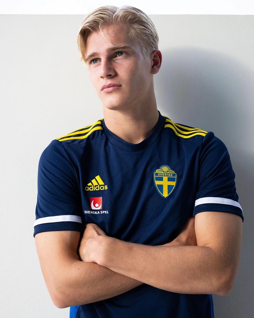 Tin chuyển nhượng 29/1: Sao 60 triệu bảng đồng ý gia nhập MU, Barca đón thần đồng Thụy Điển - Ảnh 3.