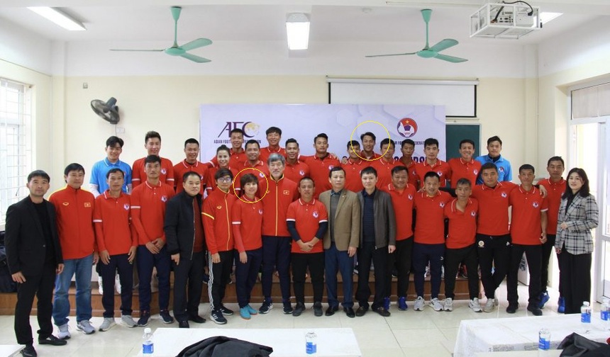 Tin nóng bóng đá Việt 29/1: Lý do HLV Troussier căng thẳng với mạng xã hội, Hoàng Đức sẵn sàng ra nước ngoài - Ảnh 5.