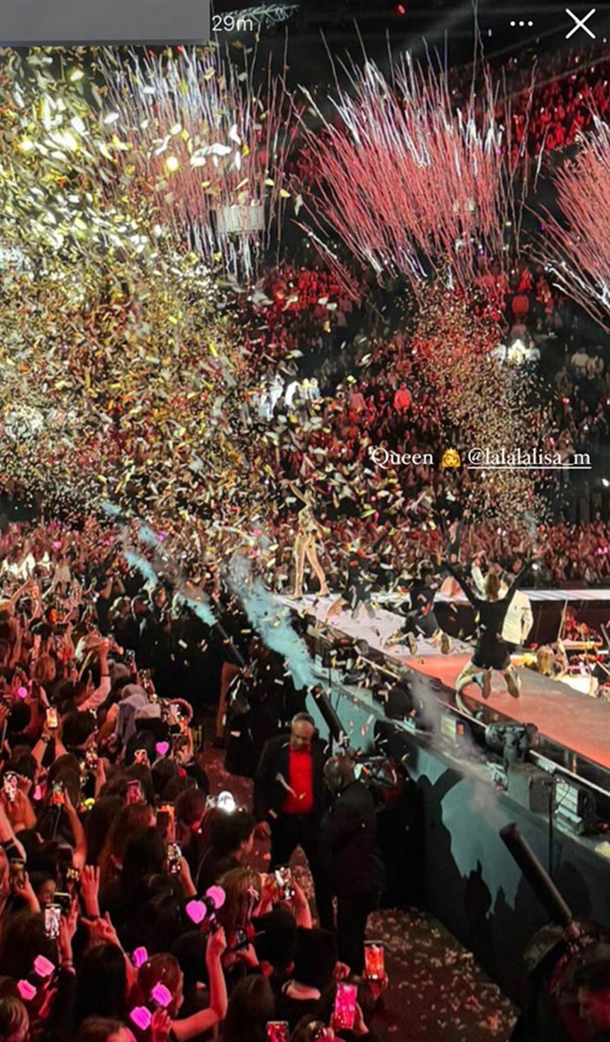 Lisa Blackpink chiếm lĩnh các trend chính trên toàn cầu với sự kiện từ thiện Pièces Jaunes ở Pháp - Ảnh 4.