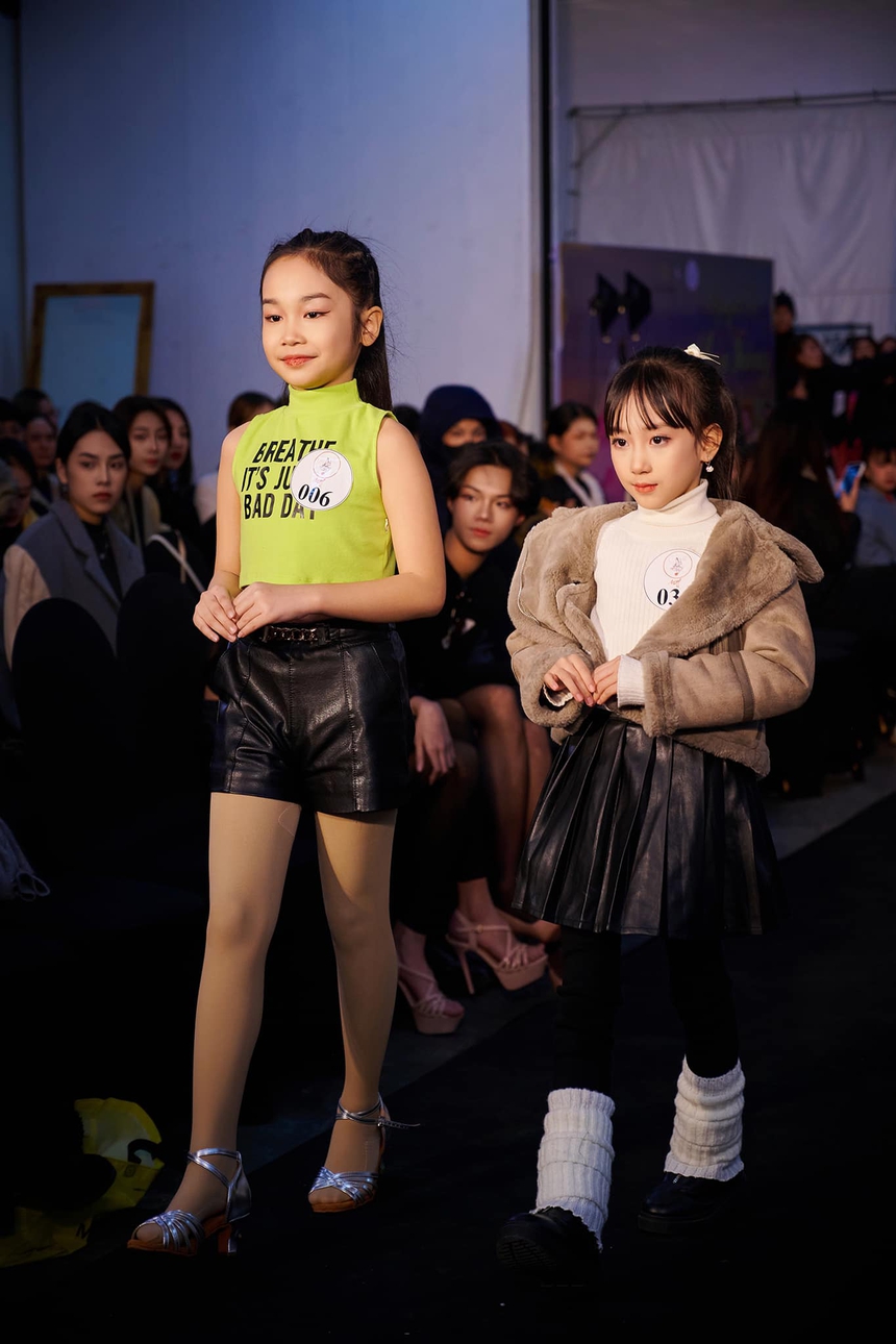 Á hậu Bùi Khánh Linh làm giám khảo casting show 'Nguyện ước chốn thiêng' - Ảnh 9.