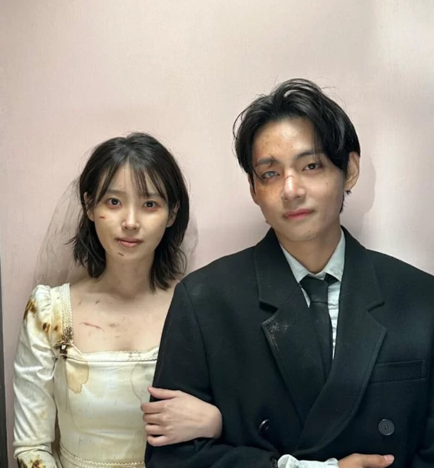 Ảnh hậu trường 'đón tim' fan của V BTS và IU trong MV 'Love Wins All' - Ảnh 29. Ảnh hậu trường 'đón tim' fan của V BTS và IU trong MV 'Love Wins All' - Ảnh 29.