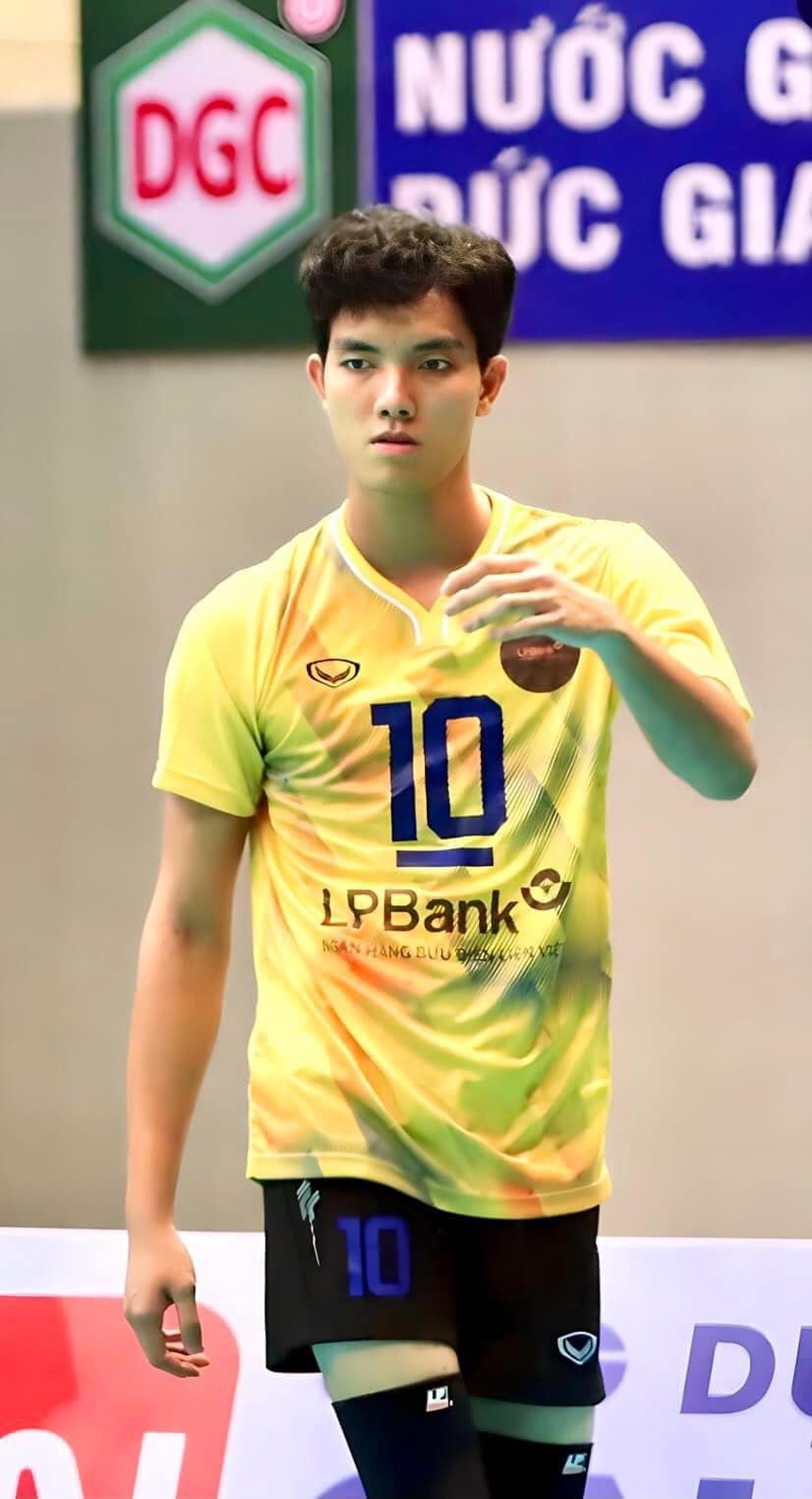 Đối thủ lớn mất 'máy ghi điểm' 1m98, Bích Tuyền đứng trước cơ hội đăng quang sau chức vô địch lịch sử - Ảnh 2.