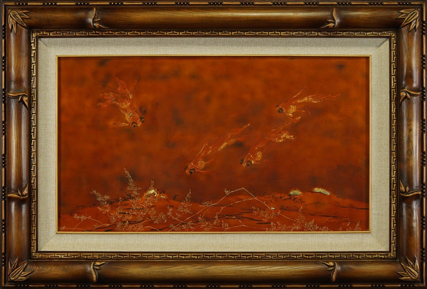 Tranh "Ngư tảo" nổi tiếng của Nguyễn Huyến xuất hiện trên sản phẩm sơn mài - Ảnh 2.