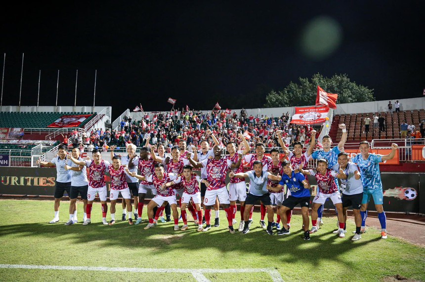 Tin nóng bóng đá Việt 3/1: HLV Troussier nhận thêm tin dữ, HLV Park Hang Seo từng ở rất gần Malaysia - Ảnh 6.