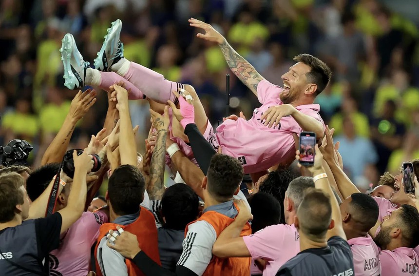 Cuộc chiến Messi vs Ronaldo trong năm 2024: Những kiệt tác 2024 (báo tết) - Ảnh 1.