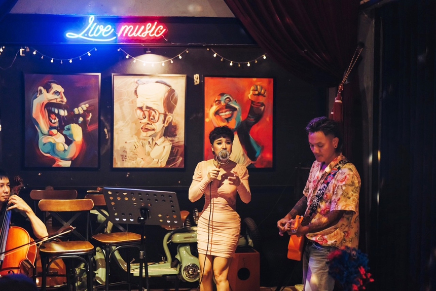 Từ phòng trà ca nhạc đến quán cà phê nhỏ - Ảnh 1.