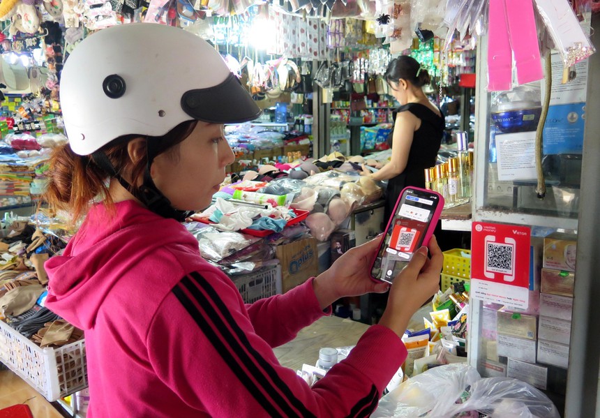 Chuyển đổi số lấy người dân và doanh nghiệp làm trung tâm - Ảnh 2. Chuyển đổi số lấy người dân và doanh nghiệp làm trung tâm - Ảnh 2.