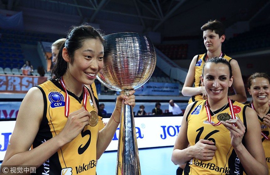 Sang châu Âu thi đấu, Trần Thị Thanh Thúy sẽ 'chung mâm' 2 huyền thoại châu Á từng khen ngợi mình - Ảnh 4.