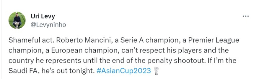 HLV Ả rập Xê út lên tiếng về hành động thiếu tinh tế, CĐV tỏ rõ thái độ không hài lòng - Ảnh 3.