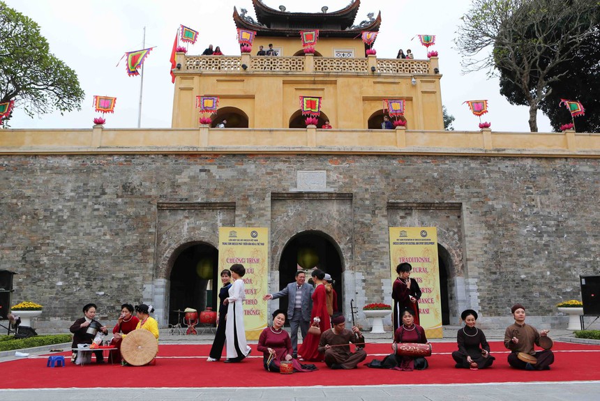 Văn hóa soi đường: Bản sắc văn hóa cởi mở, bao dung giúp Việt Nam không ngừng hội nhập với thế giới - Ảnh 1. Văn hóa soi đường: Bản sắc văn hóa cởi mở, bao dung giúp Việt Nam không ngừng hội nhập với thế giới - Ảnh 1.