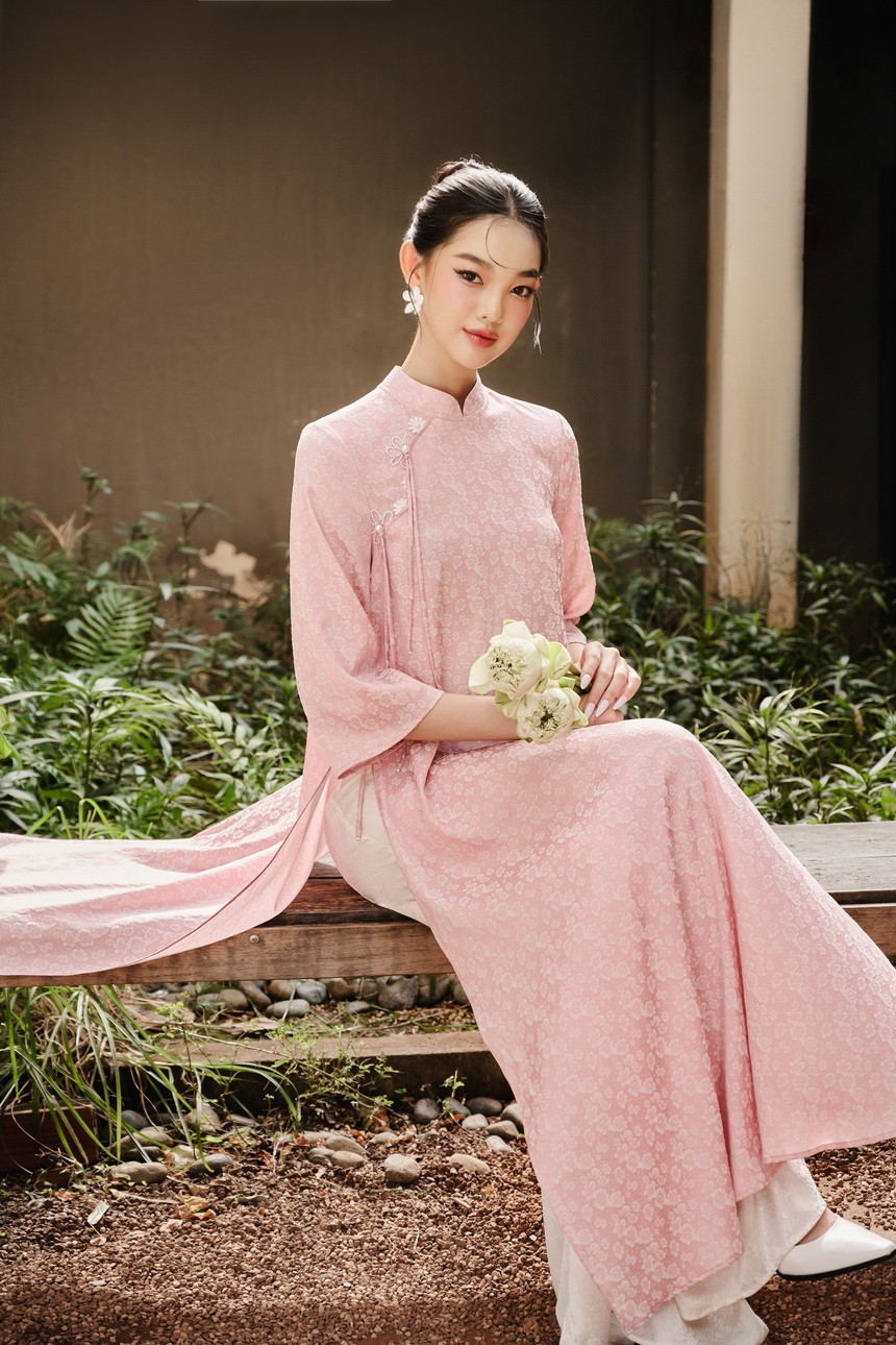 Gợi ý chọn áo dài cách tân trẻ trung cho mùa Tết - Ảnh 1.