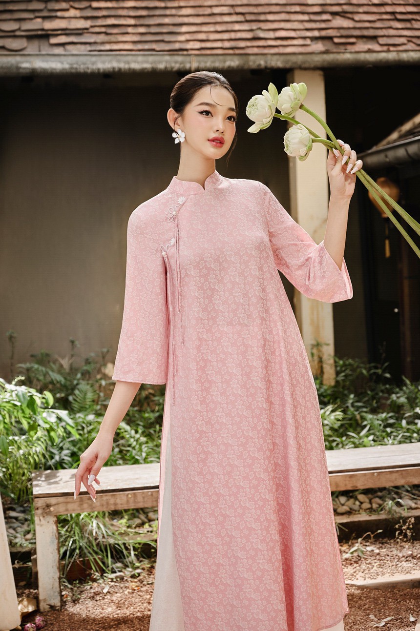Gợi ý chọn áo dài cách tân trẻ trung cho mùa Tết - Ảnh 2.