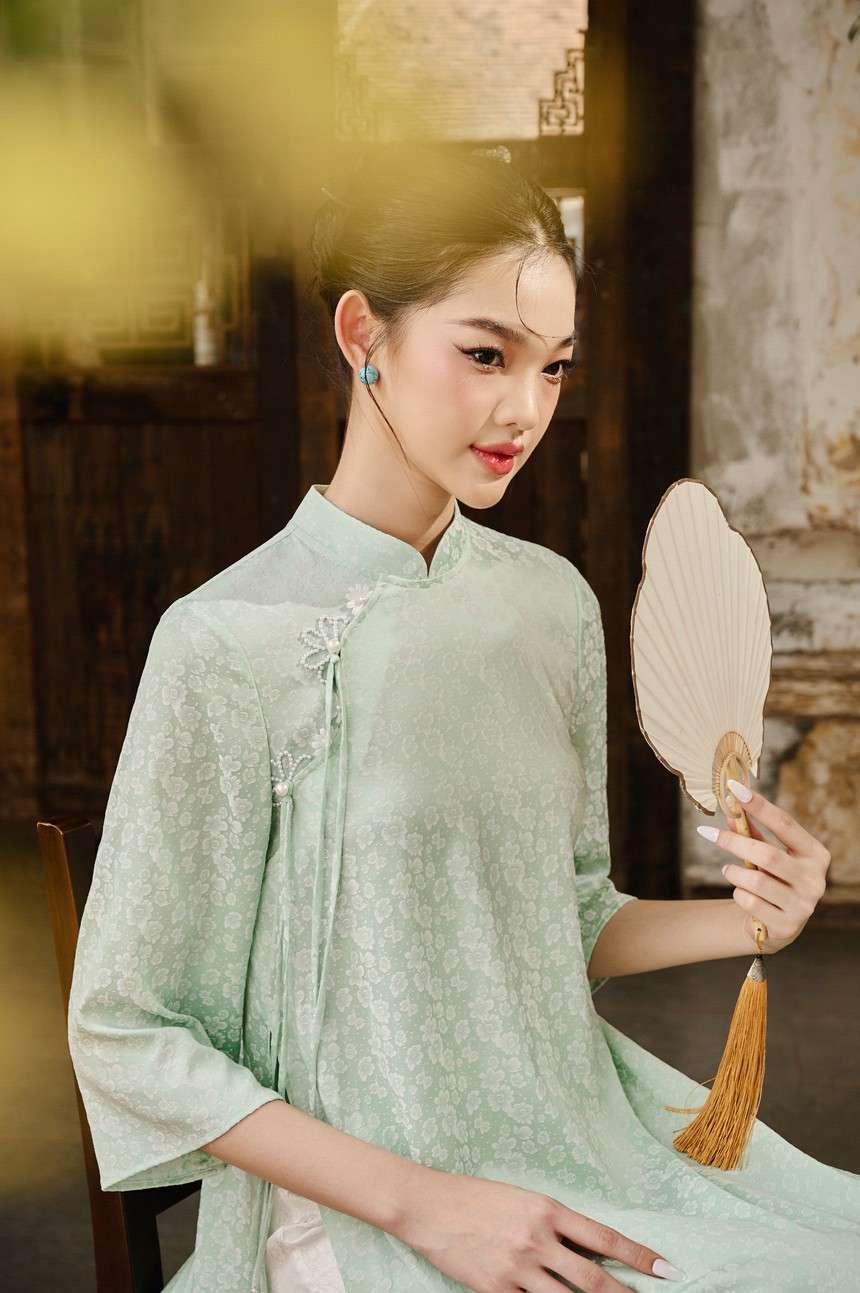 Gợi ý chọn áo dài cách tân trẻ trung cho mùa Tết - Ảnh 4.