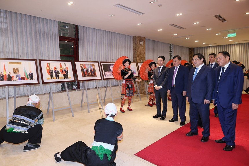 Phát triển bền vững đất nước bằng động lực văn hóa… - Ảnh 5.