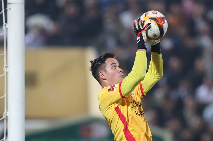 HLV Kim Sang Sik khiến Nguyễn Filip chịu áp lực ? - Ảnh 2. HLV Kim Sang Sik khiến Nguyễn Filip chịu áp lực ? - Ảnh 2.