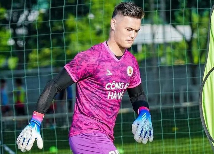 Tin nóng bóng đá Việt 2/2: Patrik Lê Giang khao khát khoác áo ĐT Việt Nam, SLNA chia tay công thần - Ảnh 2.