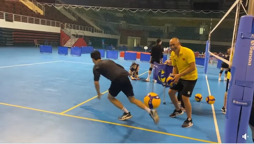 Lộ video cực hay về màn tập 'một kèm một' của Bích Tuyền và HLV Tuấn Kiệt, xua tan tin đồn có mâu thuẫn giữa 2 người - Ảnh 3.