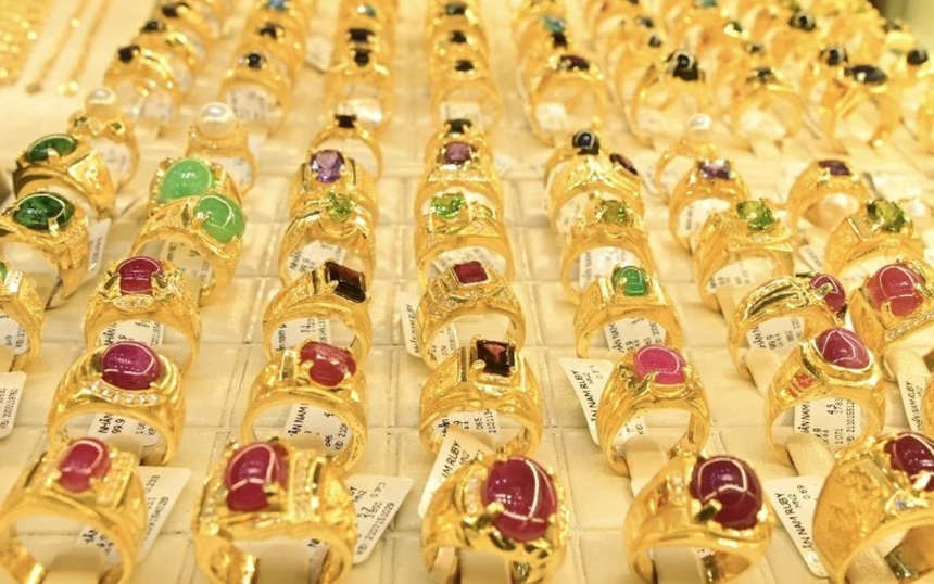 Giá vàng sáng 5/1 giao dịch quanh mốc 75 triệu đồng/lượng - Ảnh 1.