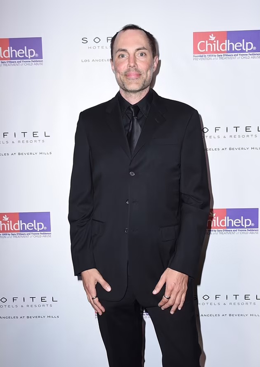 Anh trai Angelina Jolie hiếm hoi nói về em gái và việc 'bảo vệ' các con của cô - Ảnh 6.