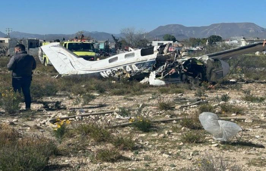 Rơi máy bay chở khách tại Mexico - Ảnh 1.