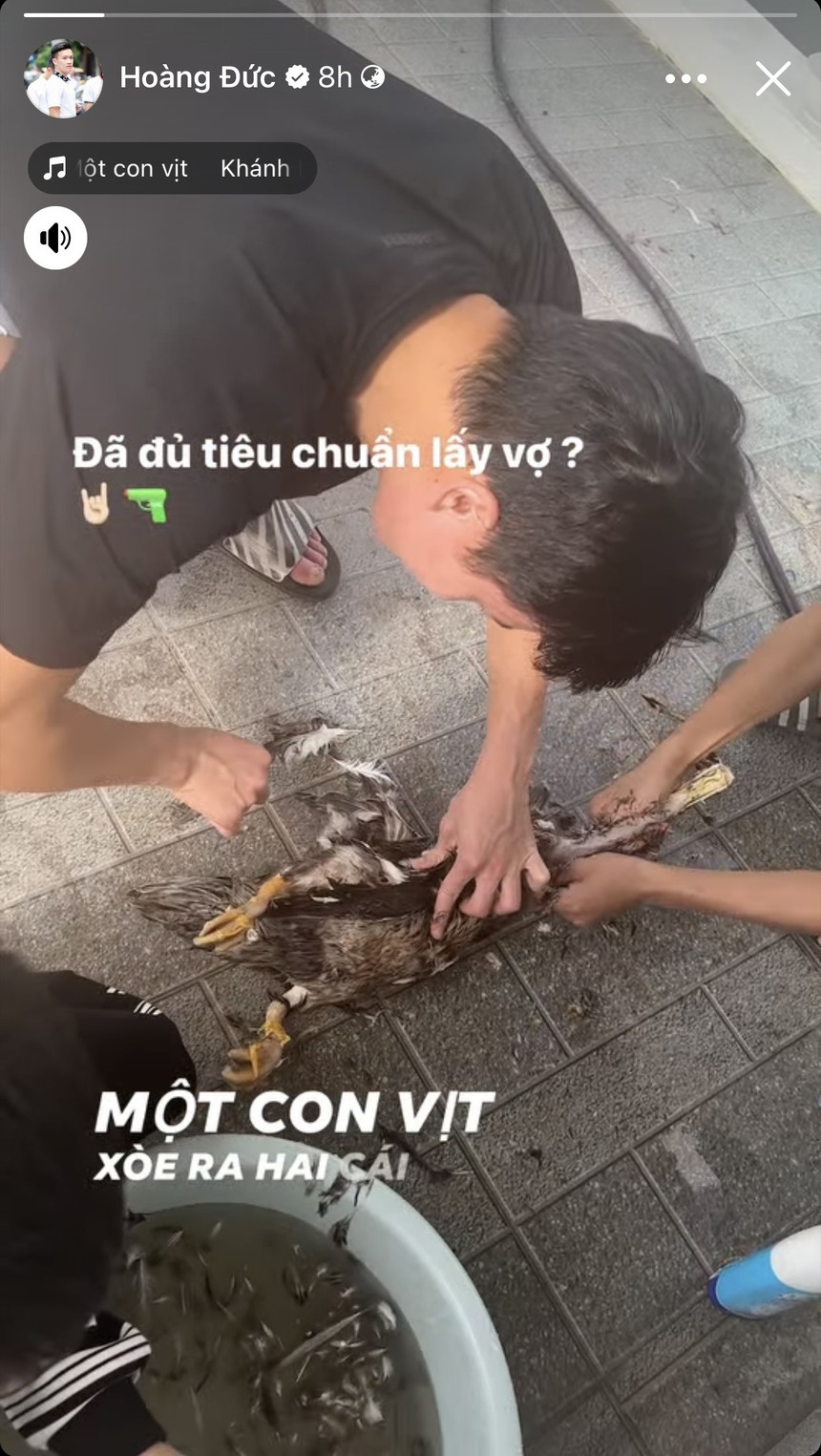 Hoàng Đức 'theo gót' Quang Hải và Văn Hậu, lộ tín hiệu sắp lên xe hoa? - Ảnh 2. Hoàng Đức 'theo gót' Quang Hải và Văn Hậu, lộ tín hiệu sắp lên xe hoa? - Ảnh 2.