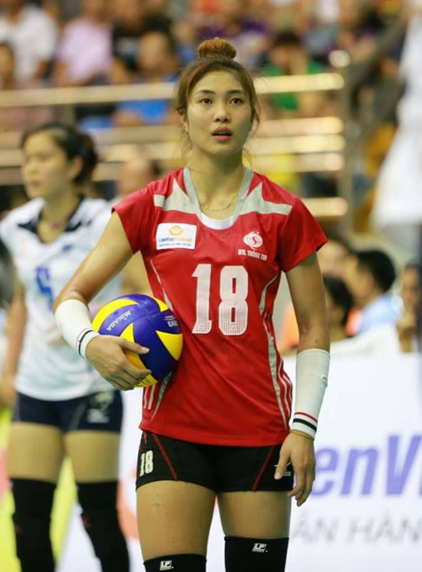 Phạm Thị Liên cao 1m75 nhưng chơi libero, là một trong những libero nổi tiếng bậc nhất trong lịch sử bóng chuyền nữ Việt Nam Phạm Thị Liên cao 1m75 nhưng chơi libero, là một trong những libero nổi tiếng bậc nhất trong lịch sử bóng chuyền nữ Việt Nam