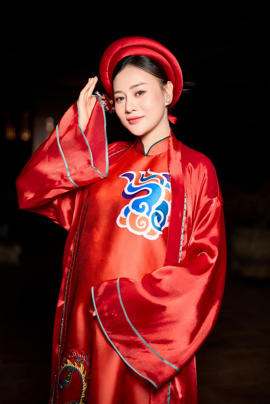 Phương Oanh bế bụng bầu sinh đôi đi diễn thời trang - Ảnh 5.