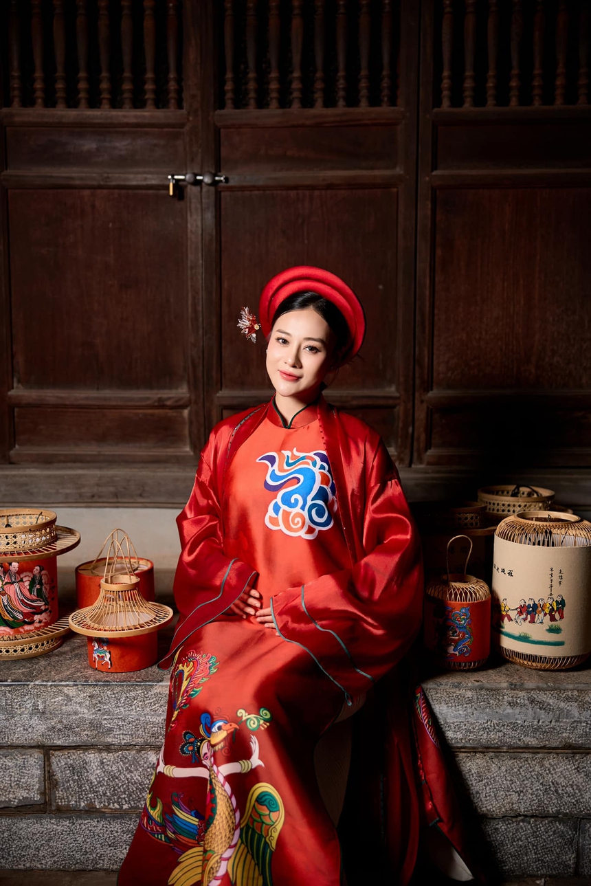 Phương Oanh bế bụng bầu sinh đôi đi diễn thời trang - Ảnh 4.