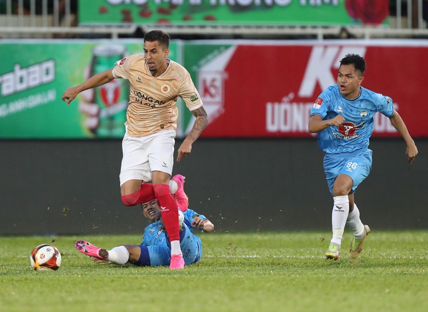 CAHN mời HLV Kitisuk: Vì ta cần nhau - Ảnh 3.