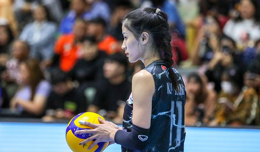 Màn trình diễn đặc biệt của hoa khôi Kiều Trinh tại đội bóng Thái Lan, fan Thái phải sững sờ - Ảnh 4.