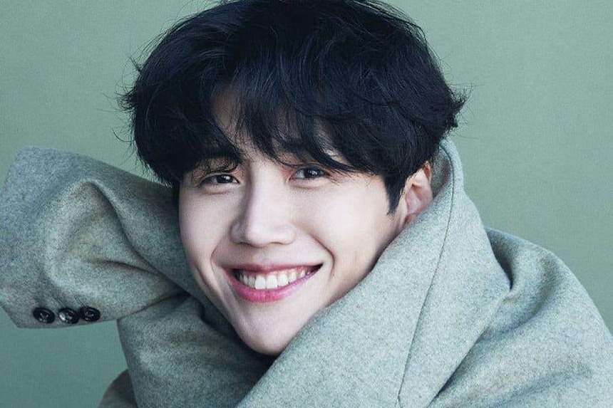 Nam thần ‘Điệu Cha-cha làng biển’ Kim Seon Ho tổ chức fanmeeting tại Việt Nam - Ảnh 3.