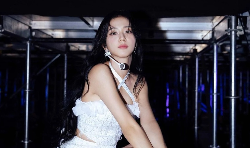 Jisoo Blackpink xuất hiện trên phim trường, trở lại với dự án về zombie - Ảnh 2. Jisoo Blackpink xuất hiện trên phim trường, trở lại với dự án về zombie - Ảnh 2.