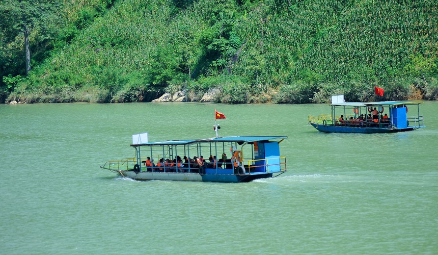 Lấy văn hóa là trọng tâm để phát triển du lịch, xóa đói giảm nghèo - Ảnh 1.