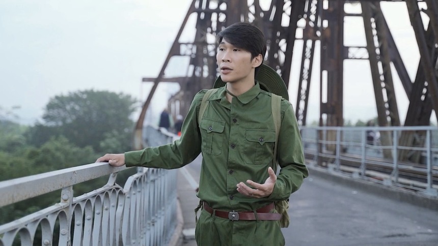 Ca sĩ Đặng Anh Tuấn ra mắt MV "Người mẹ Sông Hồng" - Ảnh 2. Ca sĩ Đặng Anh Tuấn ra mắt MV "Người mẹ Sông Hồng" - Ảnh 2.