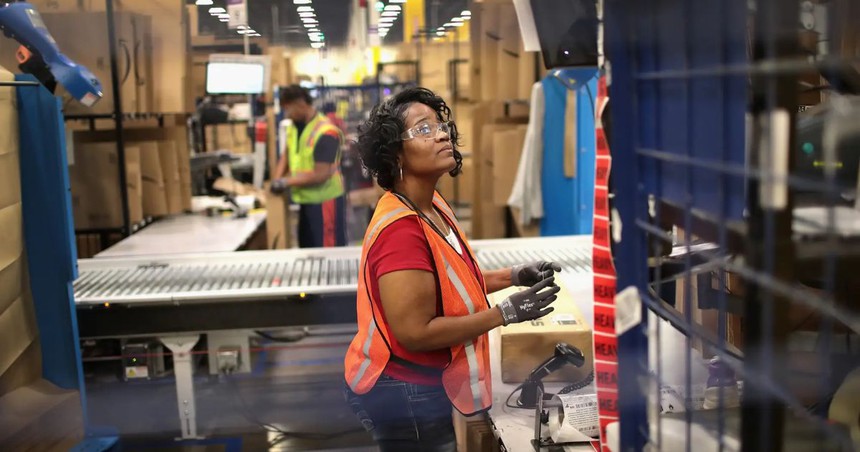 Áp lực tài chính - "ác mộng" của người lao động Canada  - Ảnh 1.