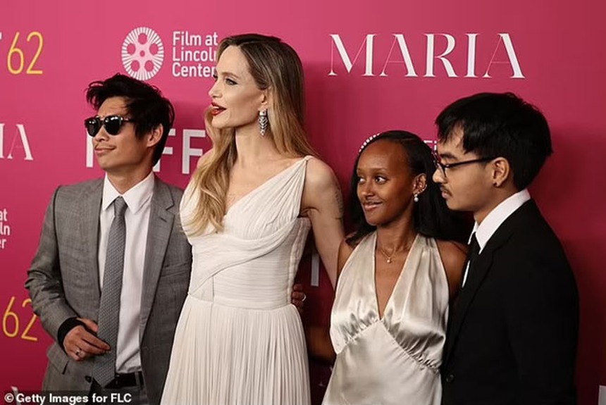 Angelina Jolie thướt tha bên các con nuôi tại buổi ra mắt "Maria" trong LHP New York - Ảnh 4.