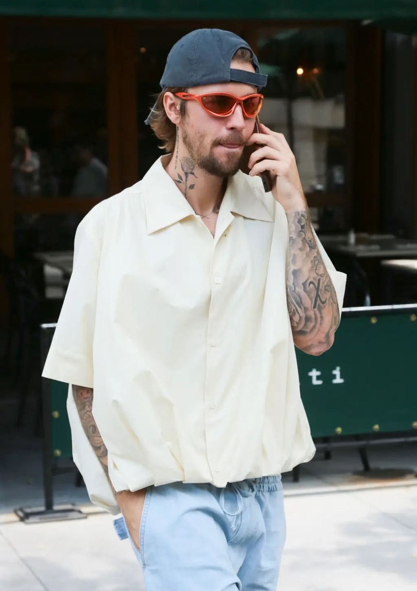 Justin Bieber đang ở trong tình trạng tinh thần khó khăn" sau khi Diddy bị bắt - Ảnh 1.